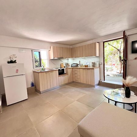 Petra Oliva Apartment Dhermi Exterior photo